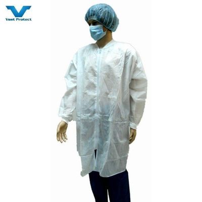 Нетканое лабораторное пальто из ПП с эластичной манжетой и кнопками M L XL XXL 20GSM 30GSM 40GSM Белое